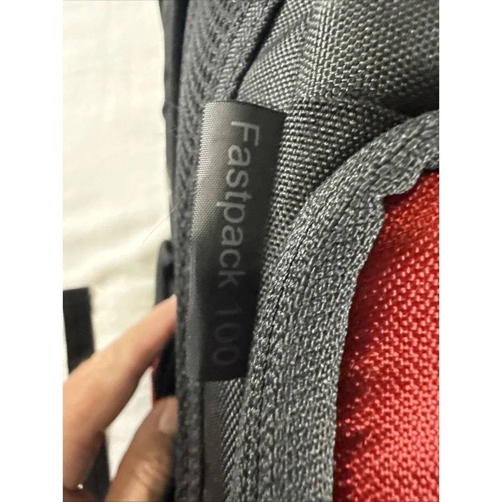 Lowepro Fastpack‎ 100 Camera Bag Backpack Used 4 Times EUC Red Dividers Padding
